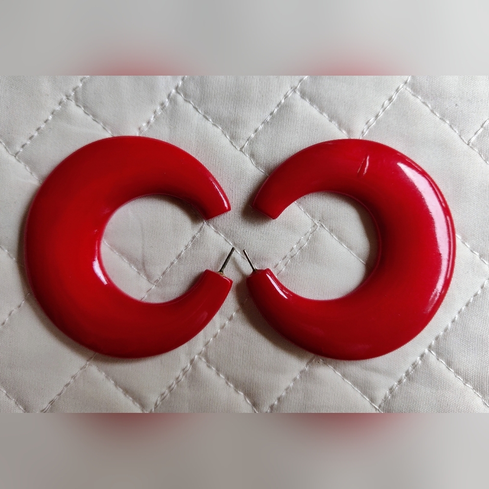 Vintage Retro 60s 70s Plastic Resin Red Hoop Earrings